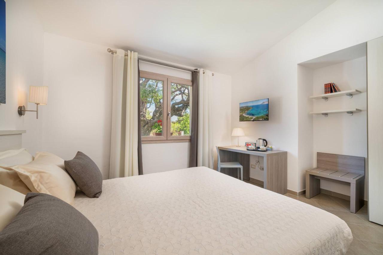 Residenza L'Alzoni Hotel San Teodoro  Ngoại thất bức ảnh