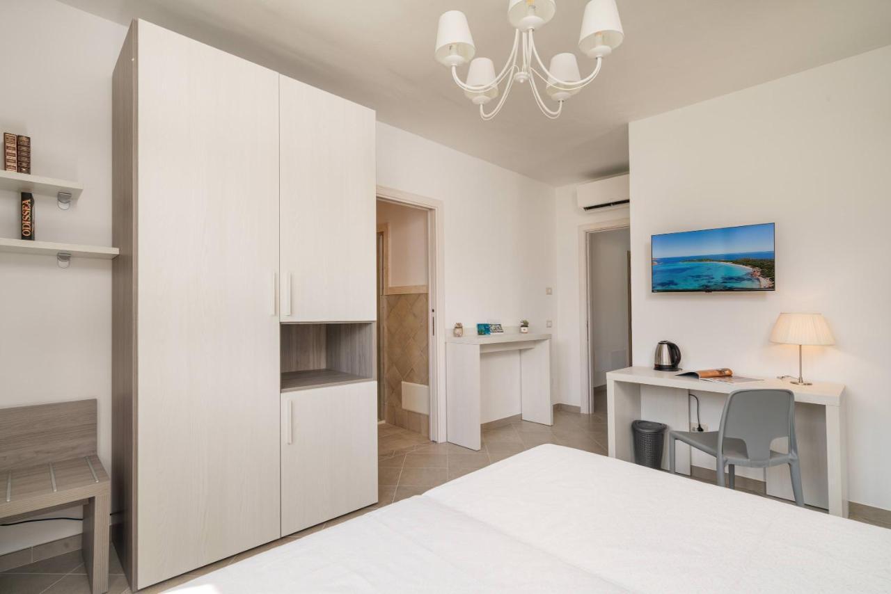 Residenza L'Alzoni Hotel San Teodoro  Ngoại thất bức ảnh