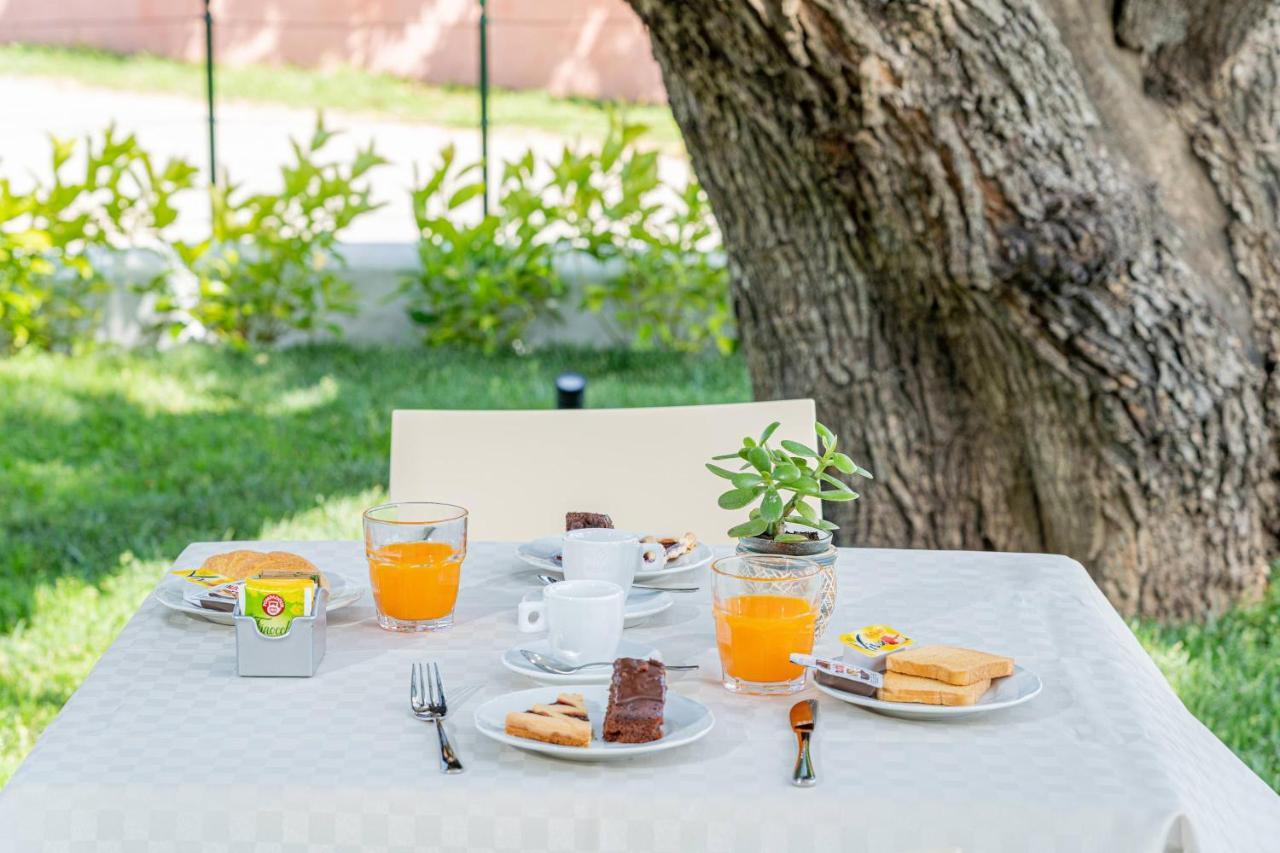 Residenza L'Alzoni Hotel San Teodoro  Ngoại thất bức ảnh