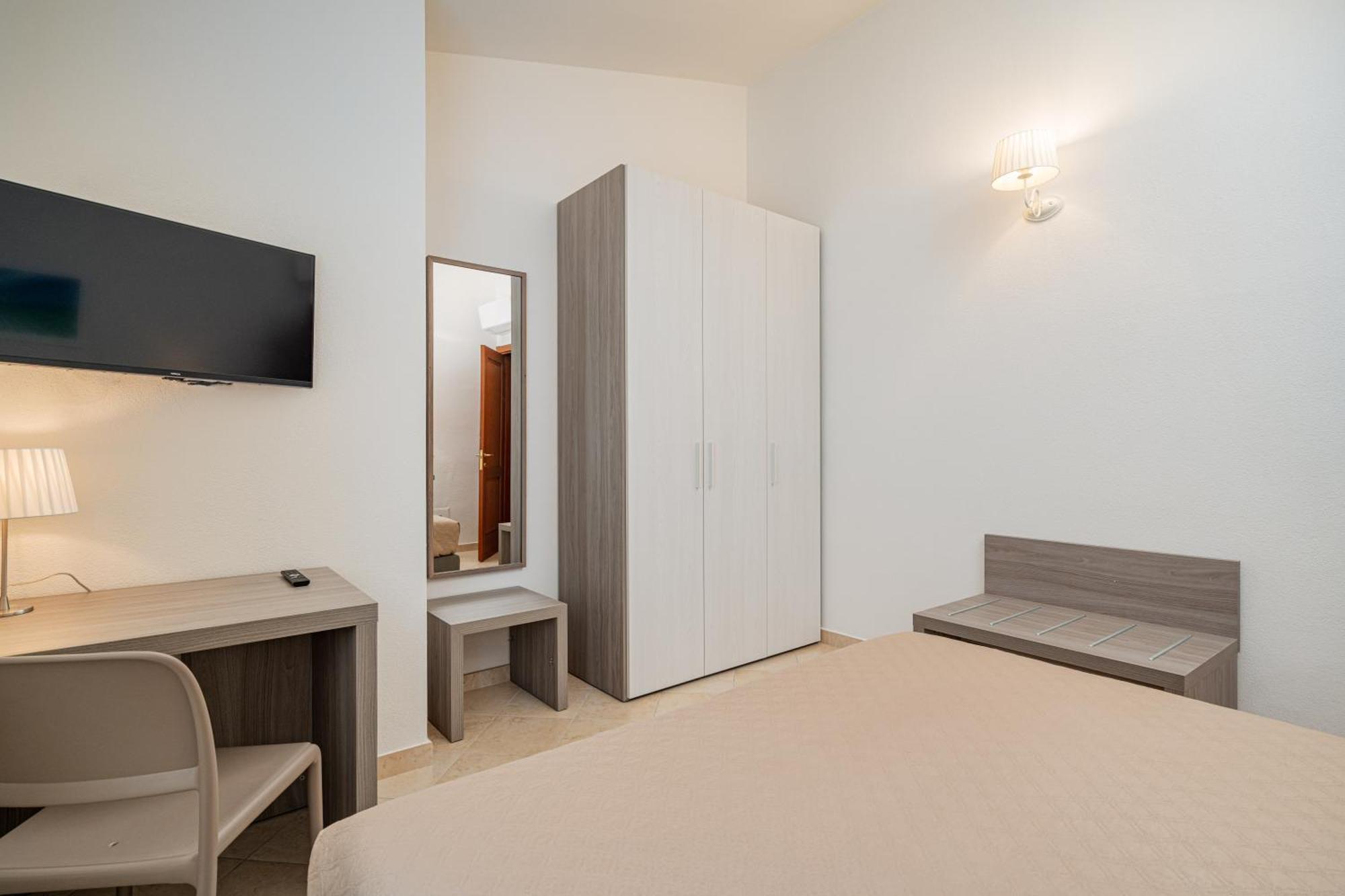 Residenza L'Alzoni Hotel San Teodoro  Ngoại thất bức ảnh